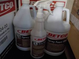 lot 231 image: 2 Gallon Jugs BETCO Ultra Foam Degr...