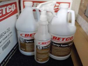 lot 233 image: 2 Gallon Jugs BETCO Ultra Foam Degr...
