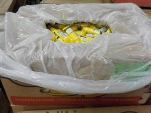 lot 274 image: Banana Box of Neutrogena Beach Defe...