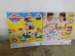lot 306 image: 2 Play Doh Kitchen Creations...