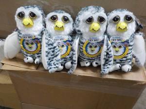 lot 313 image: 4 Fiesty Pets - squeeze their heads...