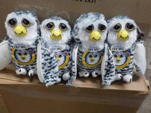 lot 316 image: 4 Fiesty Pets - squeeze their heads...