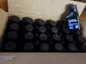 lot 330 image: Case of 24 - 2.5 oz Bottles Car Que...