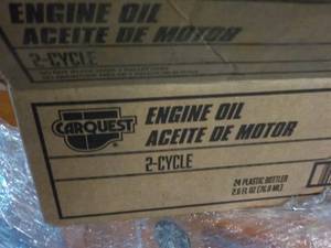 lot 332 image: Case of 24 - 2.5 oz Bottles Car Que...