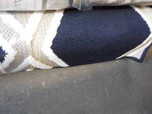 lot 346 image: 8 x 10 IndoorOutdoor Rug...