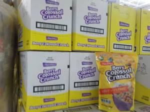 lot 389 image: 5 Boxes Malt O Meal Berry Colossal ...