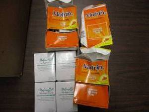 lot 21 image: Box of Feminine Pads and Motrin...
