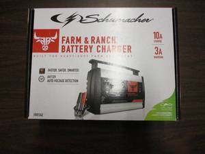 lot 22 image: Farm and Ranch Battery Charger unt...