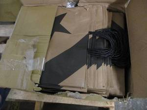 lot 29 image: 250 Paper Shopping Bags...