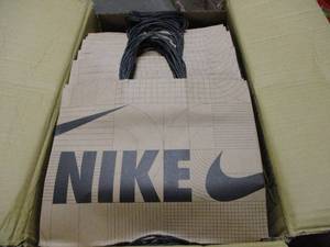 lot 39 image: 200 Paper Shopping Bags...