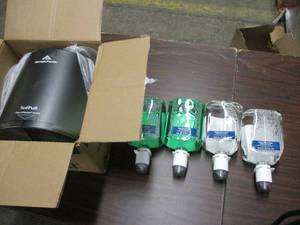 lot 46 image: Foaming Soap and paper Towel Dispen...