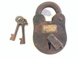 Central Union Pacific Padlock with Keys