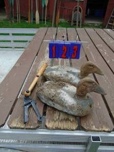 lot 123 image: Qty of 2 cork decoys & pidgeon thrower. As shown