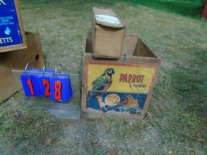 lot 128 image: Qty of 2 vintage wood crates. Small one is for a drill.  As shown.