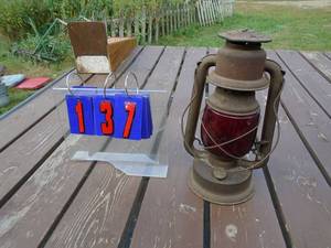 lot 137 image: Very old marswell oil lantern. Red lens rare & nice condition. As shown.