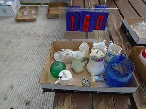 lot 160 image: Flat of misc glassware. As shown.