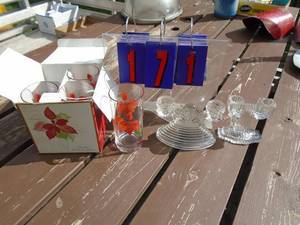 lot 171 image: Box of poinsetta glasses & candle holders. As shown.