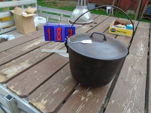 lot 182 image: Footed cast iron kettle with lid. As shown.