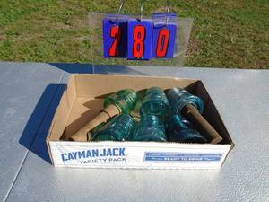 lot 280 image: Box of insulators. As shown.