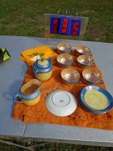 lot 295 image: Luster tea set. Hand painted japan. With towels. As shown.