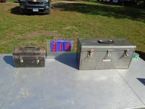 lot 314 image: Craftsman tool box & lunch box. As shown.