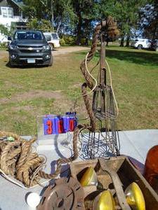 lot 360 image: Misc chimney cleaner & amber halogen lights. As shown.