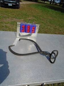 lot 385 image: Medium size ice tongs. As shown.
