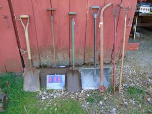 lot 445 image: Assortment of misc handled tools. As shown.