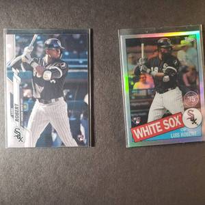 lot 4 image: Lot of 2 Luis Robert Rookie Cards