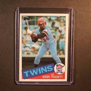 lot 91 image: Kirby Puckett Rookie Topps #536