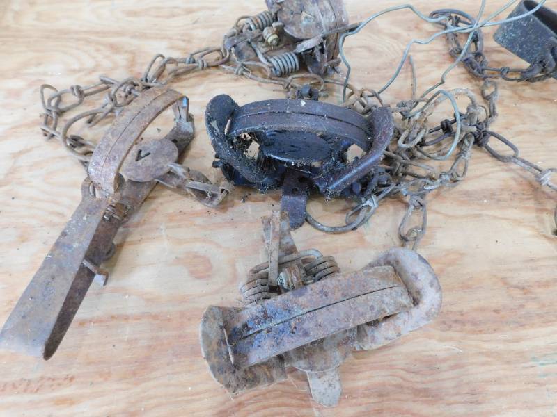 lot 5 image: 5  Hunting Traps