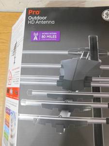 lot 31 image: GE Pro Yagi Outdoor HD UHF VHF TV Antenna