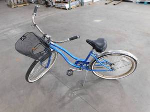 lot 25 image: Womens 26 Bike
