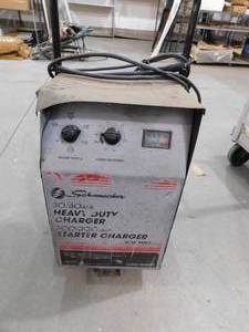 lot 30 image: Schumacher Wheeled Battery ChargerTrickle ChargerDesulfatorEngine Starter