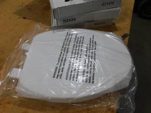 lot 36 image: (4) Toilet Seats