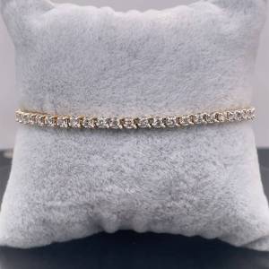 Classic 2.10 Carat Diamond Tennis Bracelet in Yellow Gold $3200 Retail