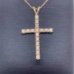 0.64ctw Diamond Cross Pendant Necklace in 14k Yellow Gold