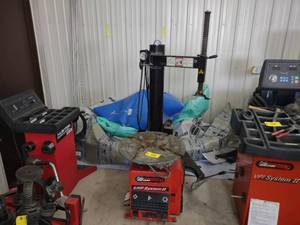 lot 55 image: John Beam EHS System II Tire Machin...
