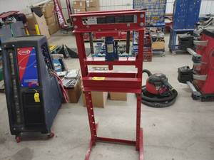 lot 58 image: H-Frame Press, 20 Ton Capacity, 20....