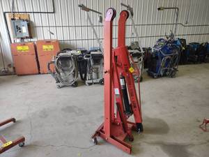 lot 62 image: Fold-Up Cherry Picker, 2 Ton Capaci...
