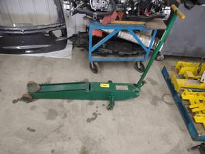 lot 68 image: Compac Long Reach Floor Jack, 5000 ...