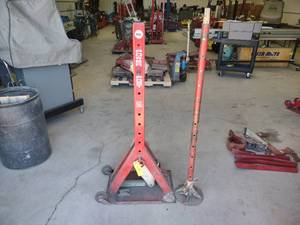 lot 17 image: Kansas Jack Power Post with Stand...