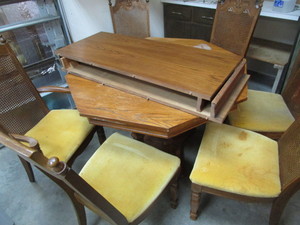 Dine table 44x30.5H, two 18 leav...
