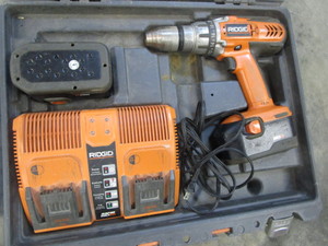 Ridgid 18V 12 drill, two batterie...