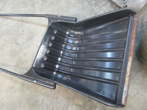 Suncast snow scoop...