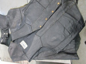 Mens leather chaps - Small, 38 ves...