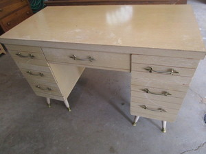 Desk, blond 44x22x30H...