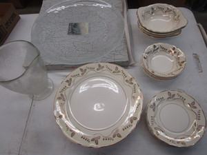 Knowles vintage china - 4 piece, se...