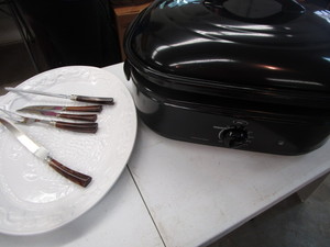 Oster 18qt roaster, turkey platter,...