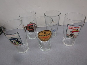 Beer glasses with Guinness, qty 5...